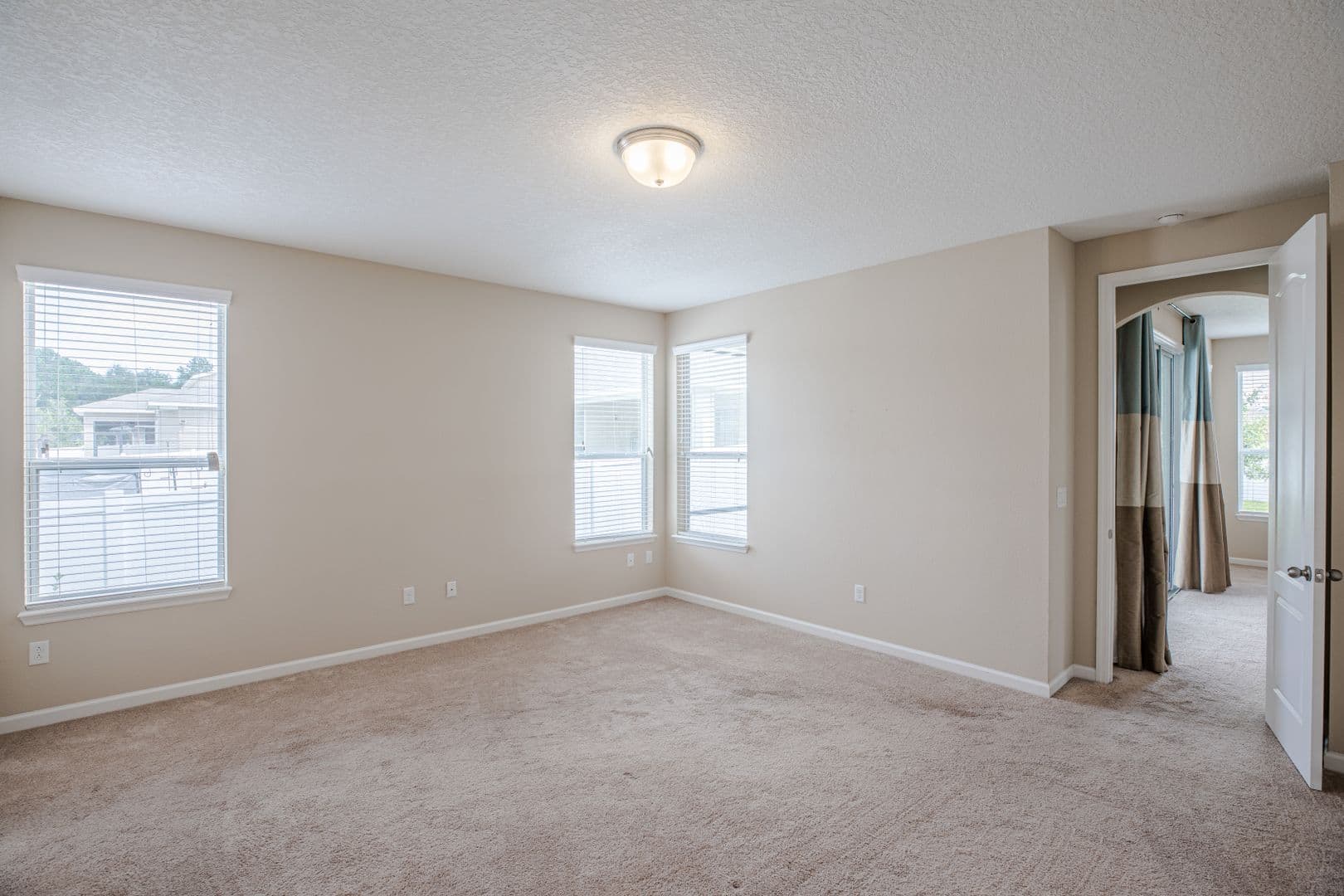 Jacksonville House: 1455 Oldenburg Dr