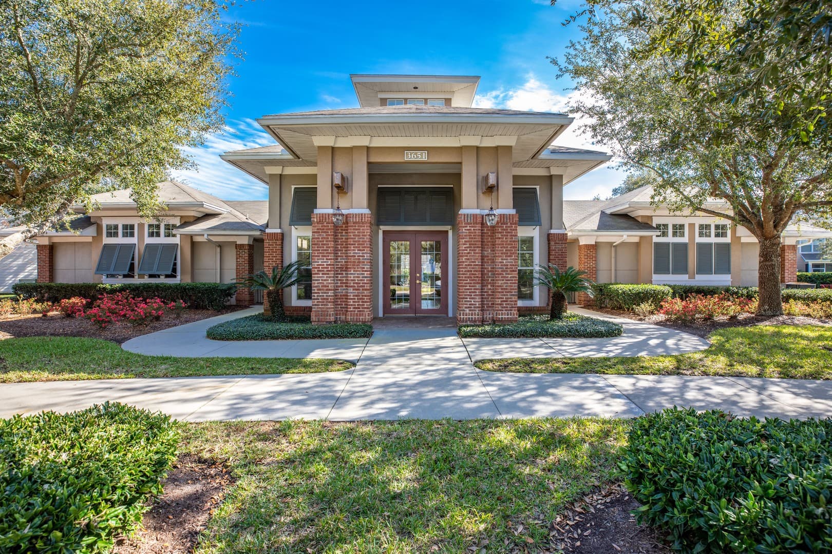 Jacksonville House: 13292 Stone Pond Dr