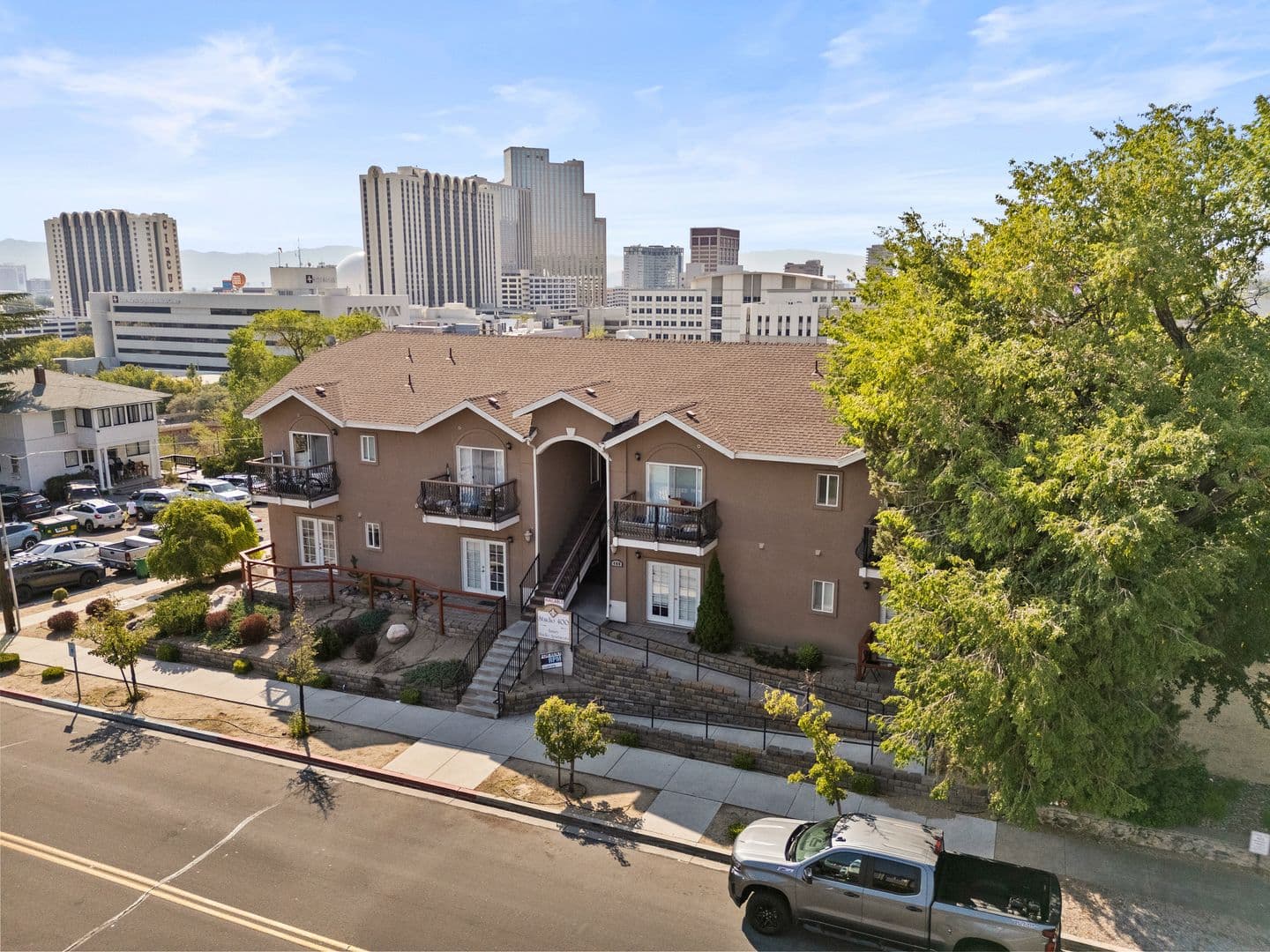 Reno Apartment: 400 University Terrace