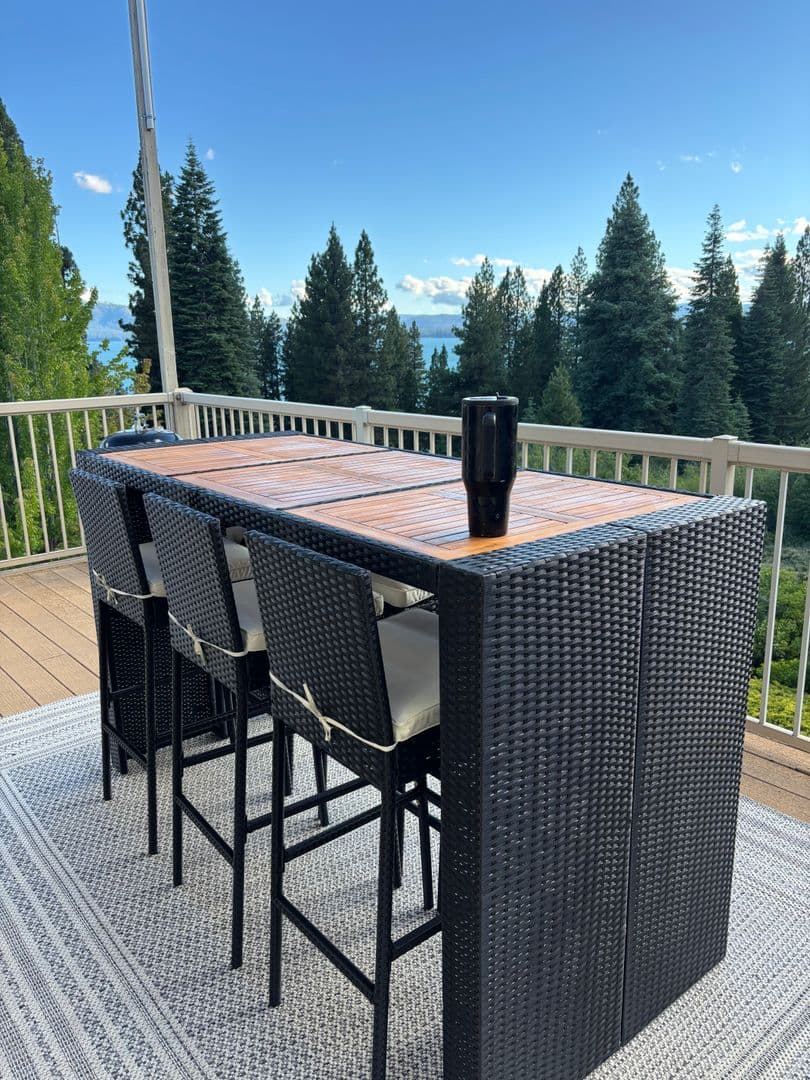 Lake Almanor House: 3350 Cedar Lane