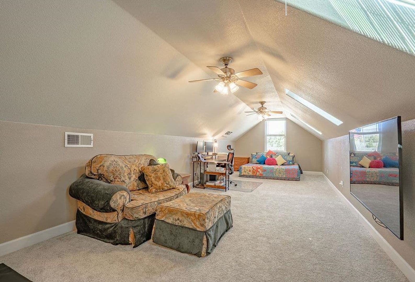 Susanville House: 705-115 KennethLane