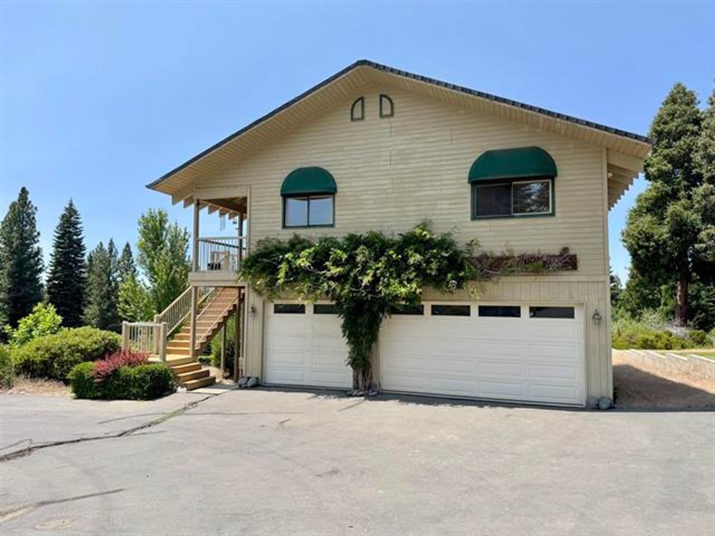 Lake Almanor House: 3350 Cedar Lane