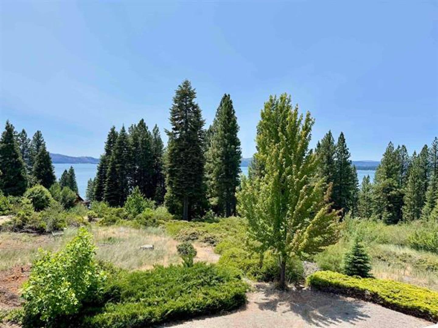 Lake Almanor House: 3350 Cedar Lane