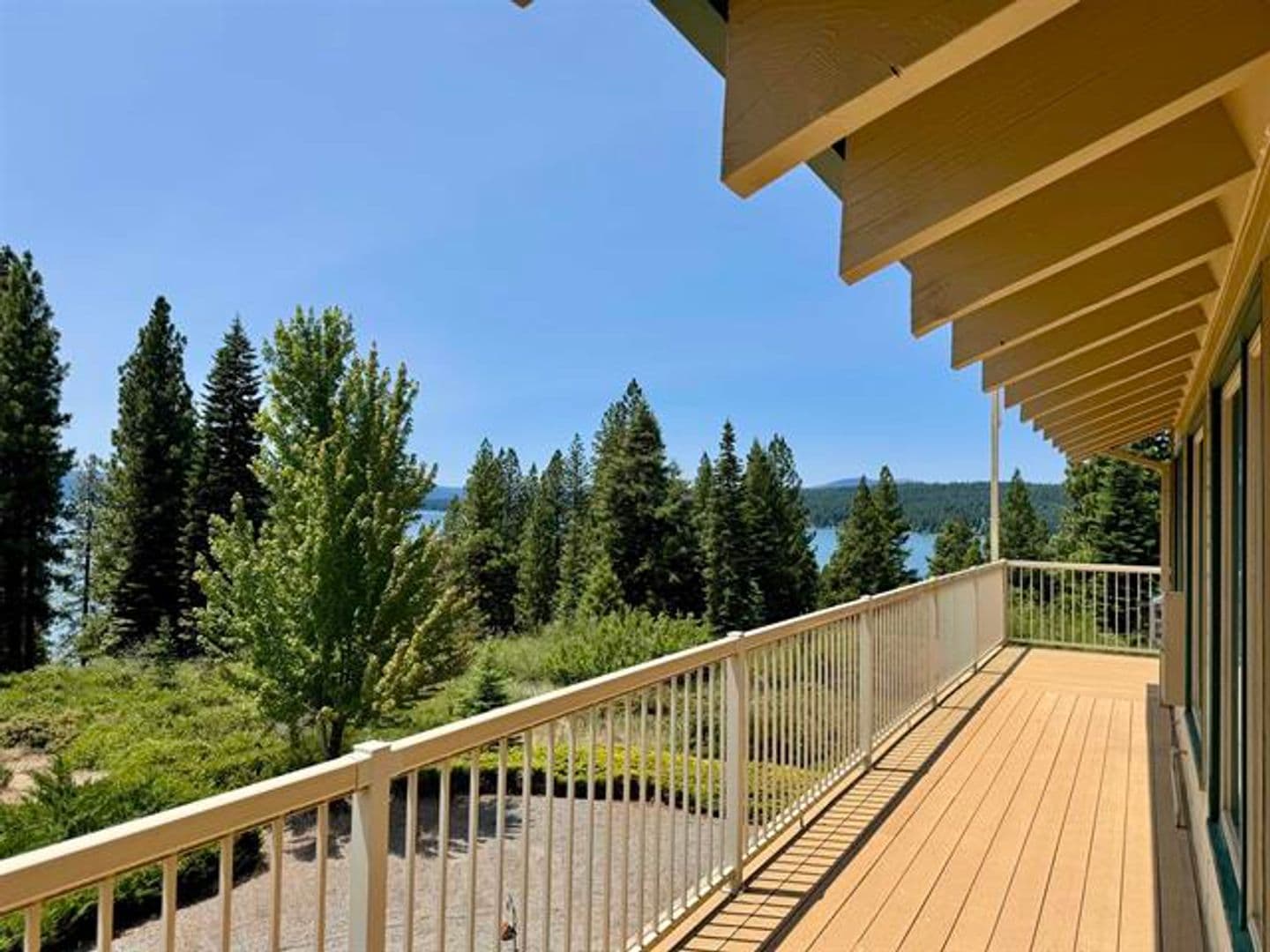 Lake Almanor House: 3350 Cedar Lane