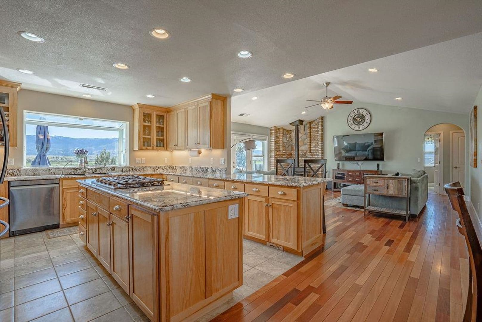 Susanville House: 705-115 KennethLane