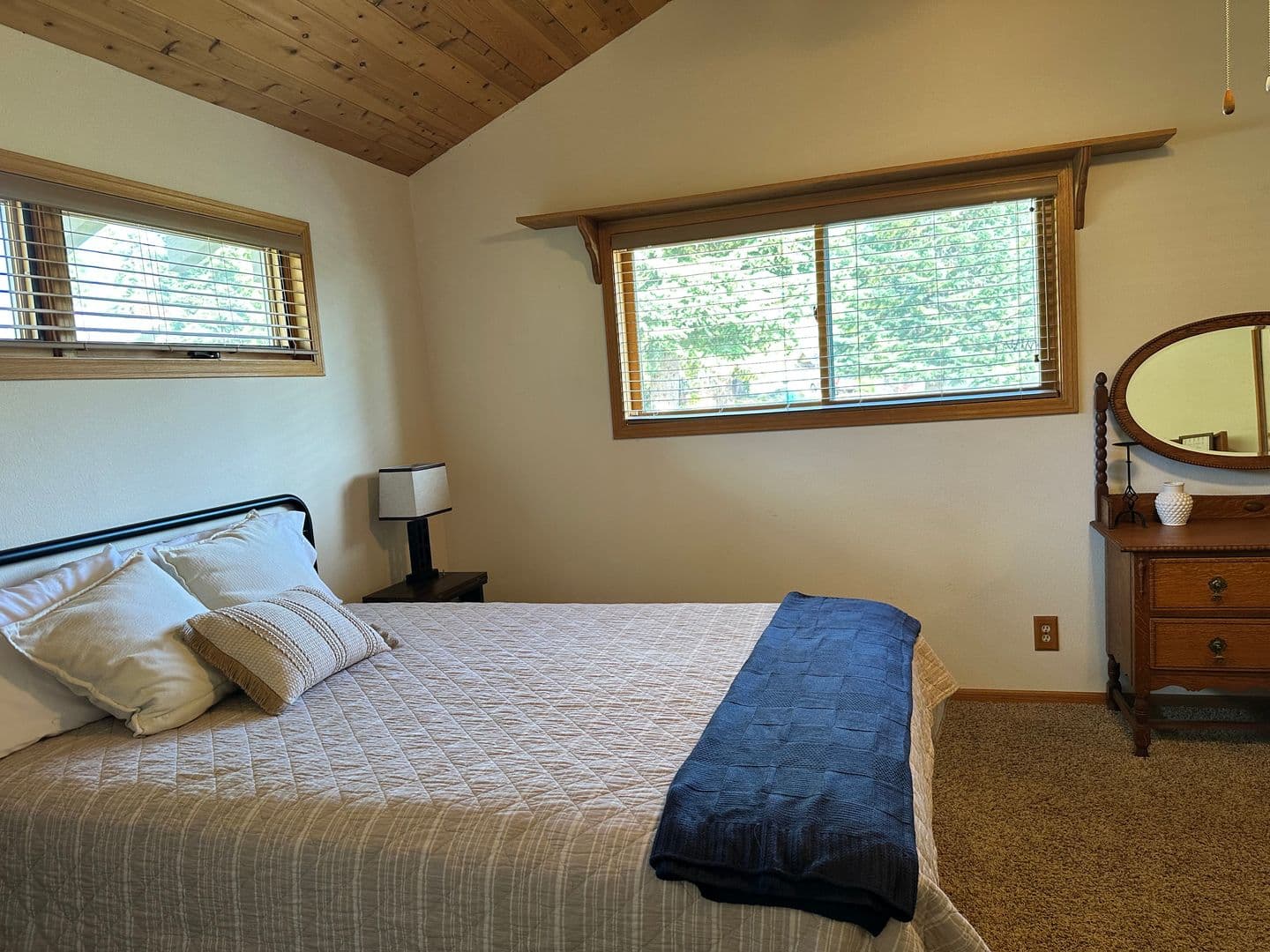Lake Almanor House: 3350 Cedar Lane