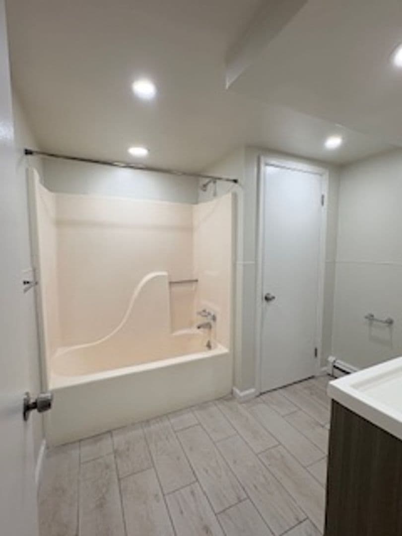 Spring City Apartment: 06 Riverside Drive