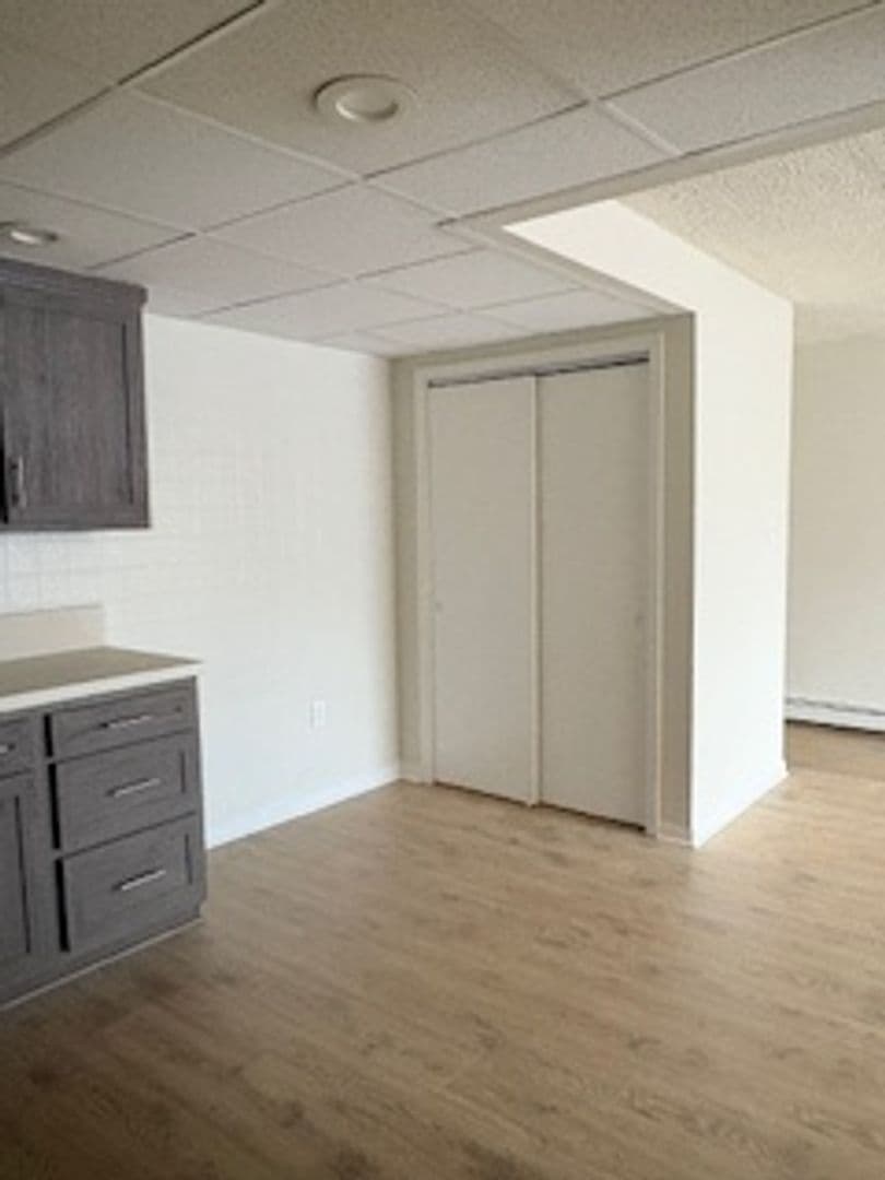 Spring City Apartment: 06 Riverside Drive
