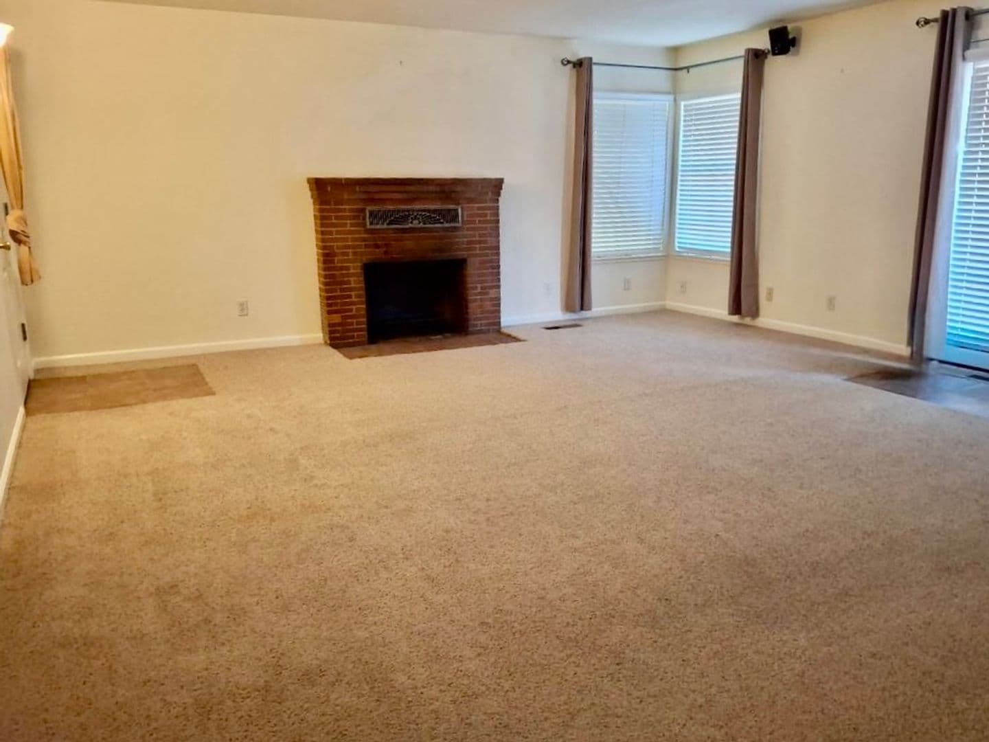 Auburn Apartment: 110 Dorer Drive
