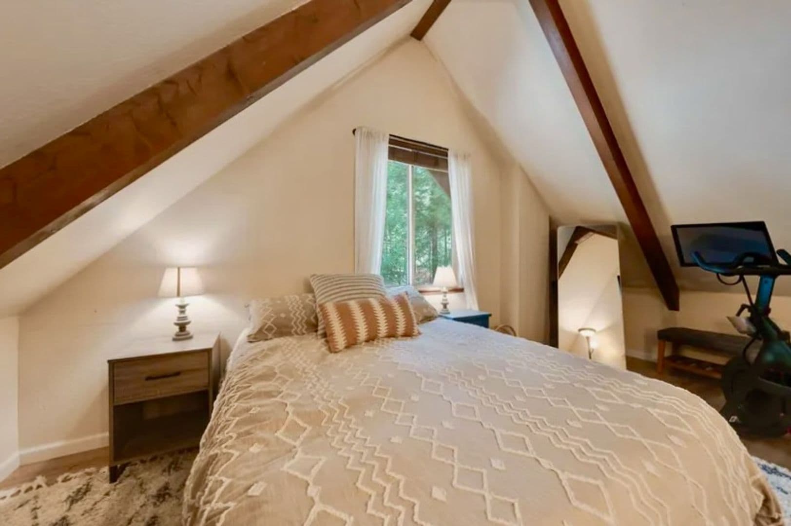 Alta House: 34735 E Towle Road