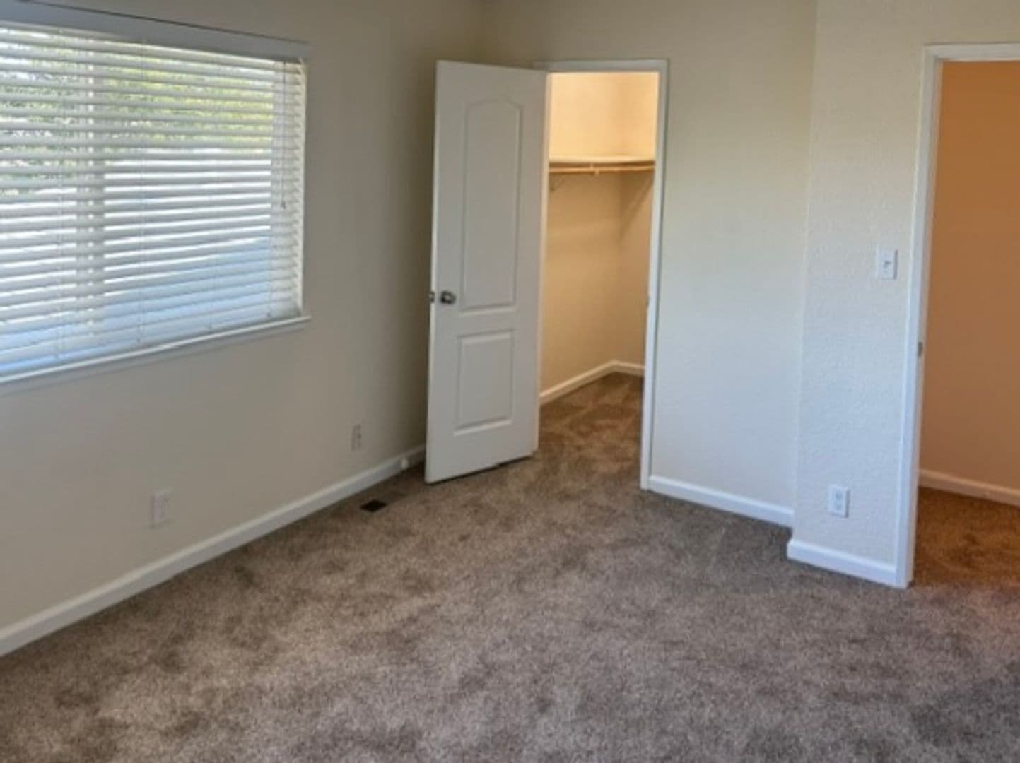 Auburn House: 3673 Park Drive