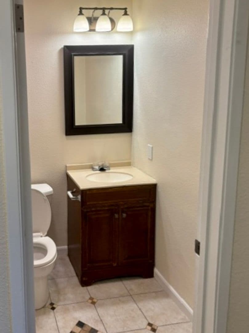 Auburn House: 3673 Park Drive