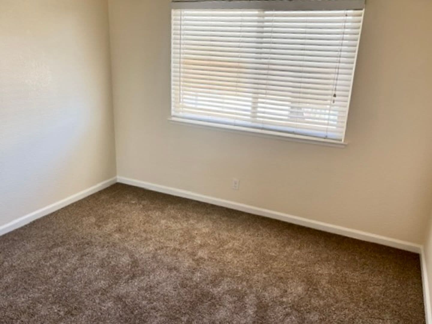 Auburn House: 3673 Park Drive