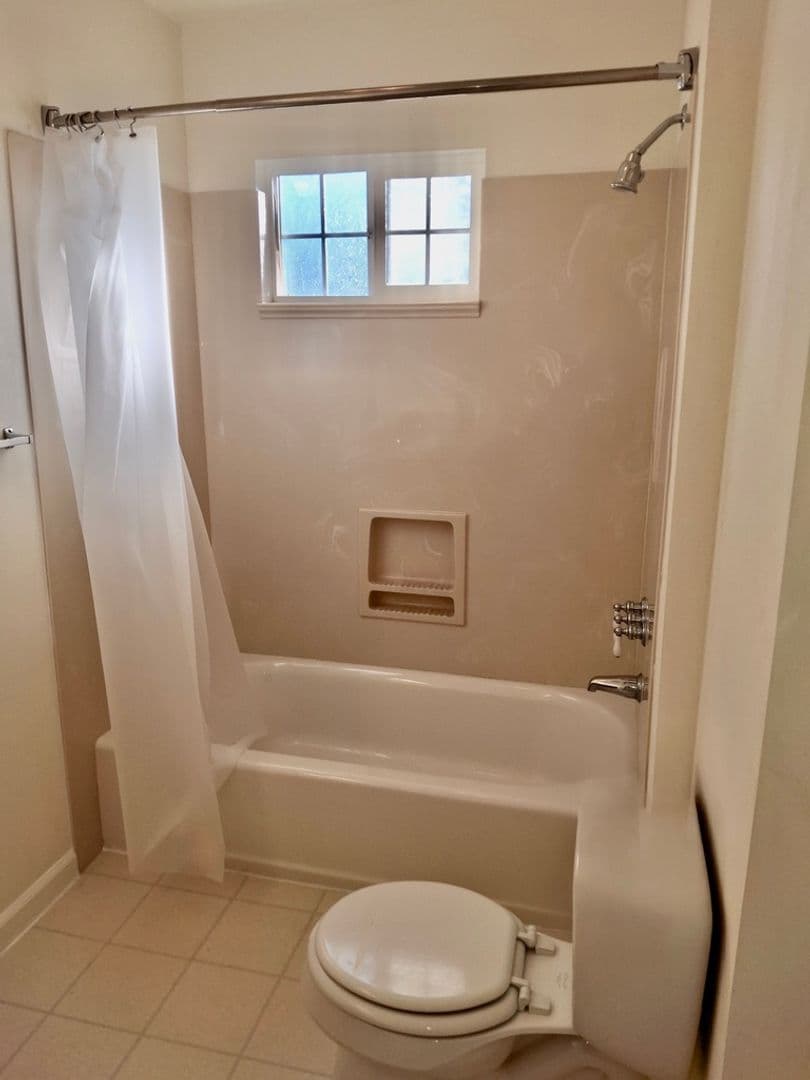 Auburn Apartment: 110 Dorer Drive