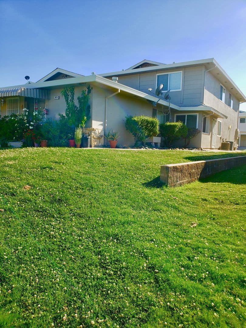 Auburn House: 3673 Park Drive