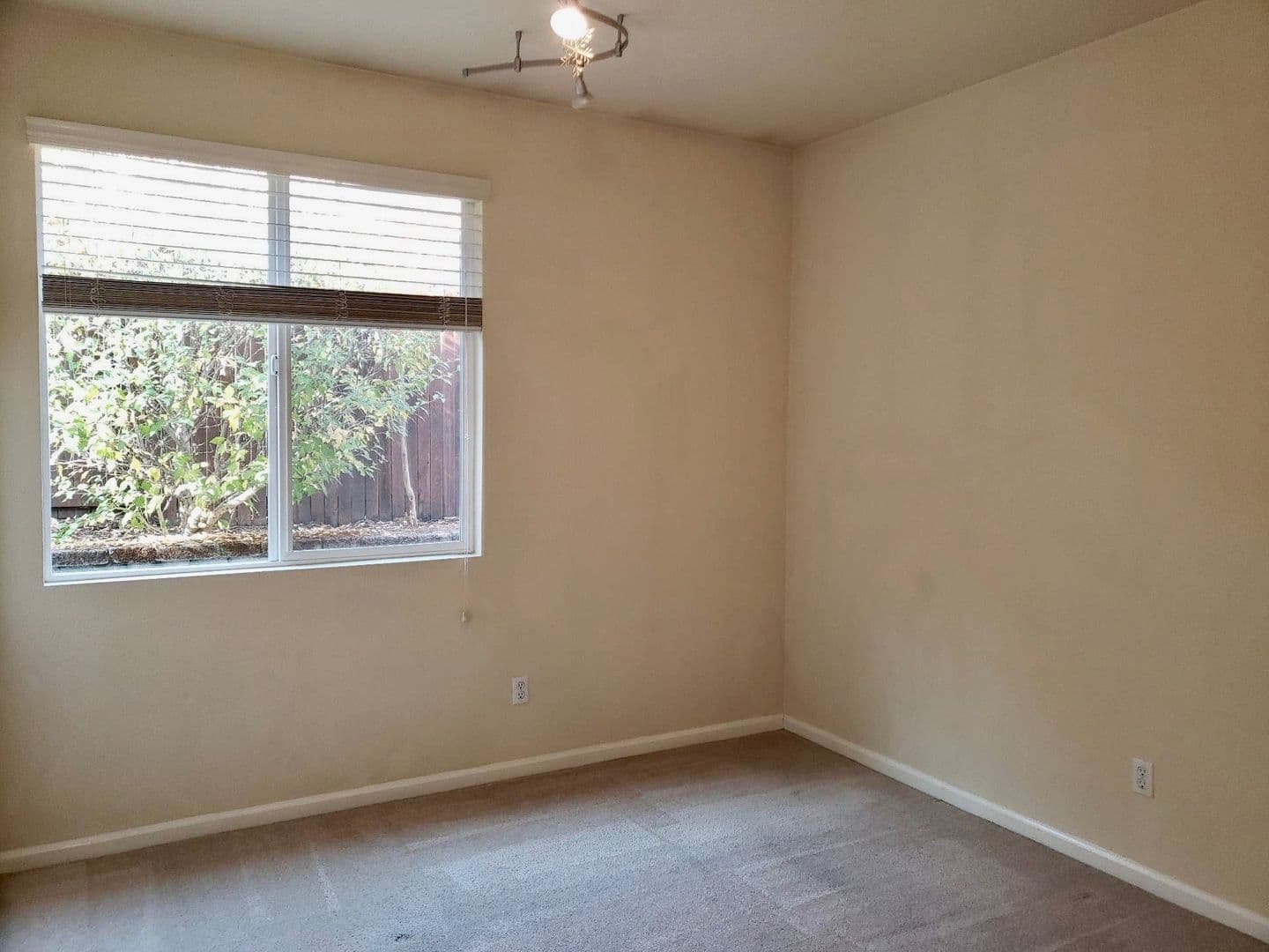 Auburn House: 11130 Montana Drive