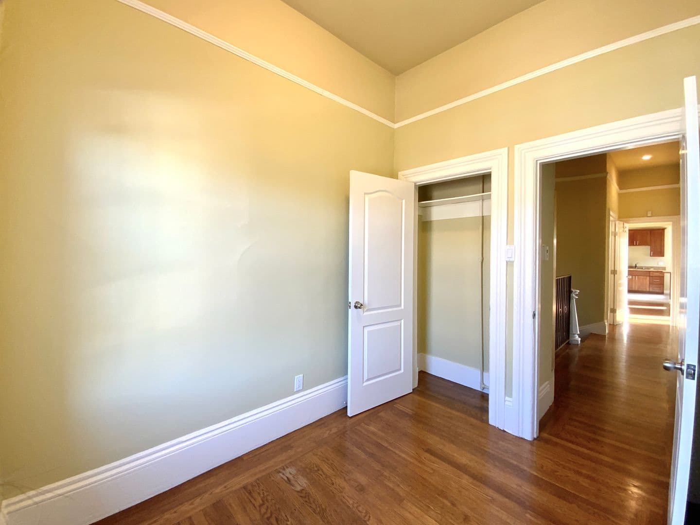 San Francisco Apartment: 923 Capp St.