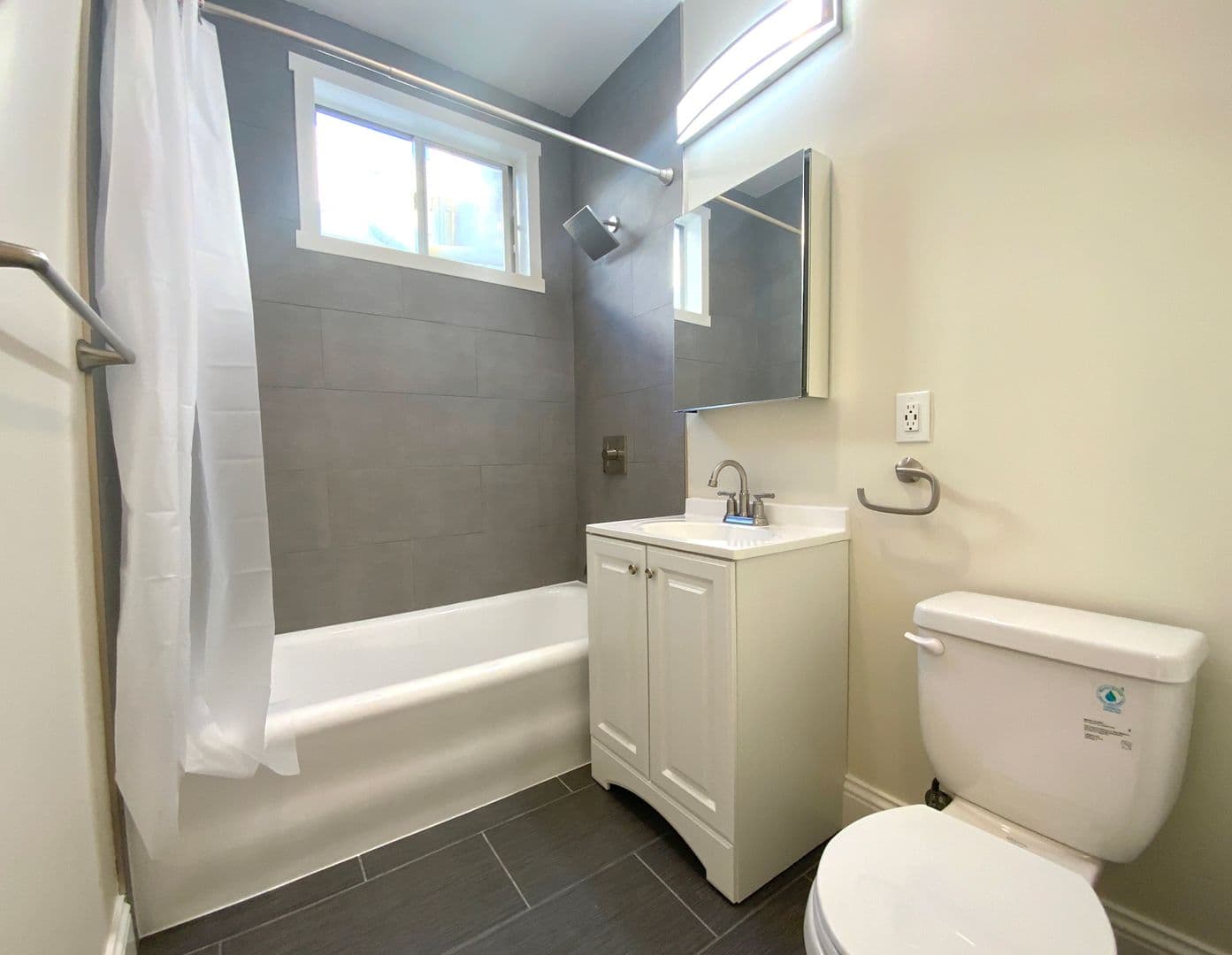 San Francisco Apartment: 650 Masonic Ave.