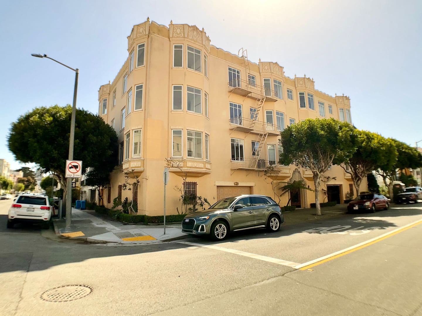 San Francisco Apartment: 1601 Beach St. - #201