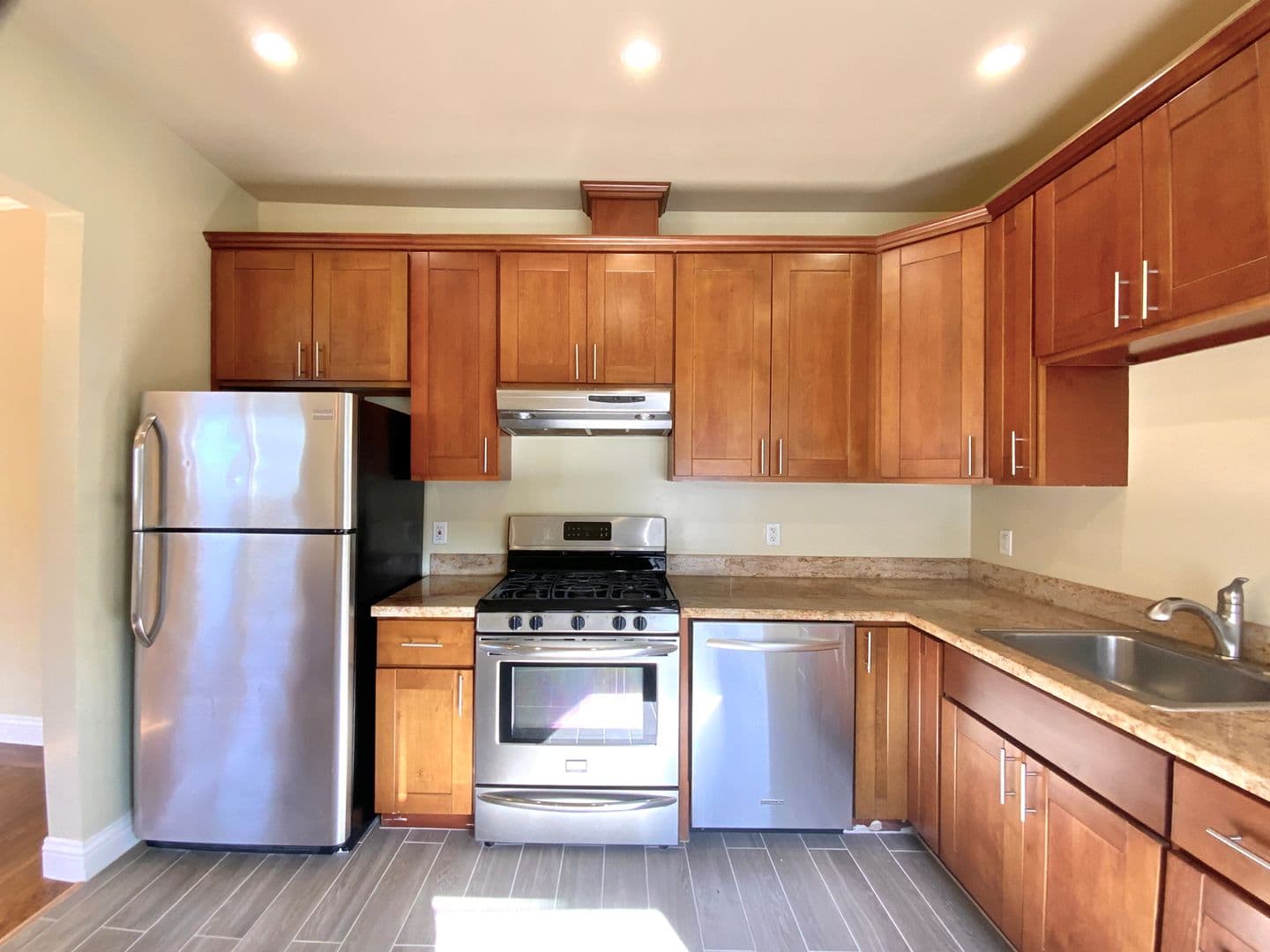 San Francisco Apartment: 923 Capp St.