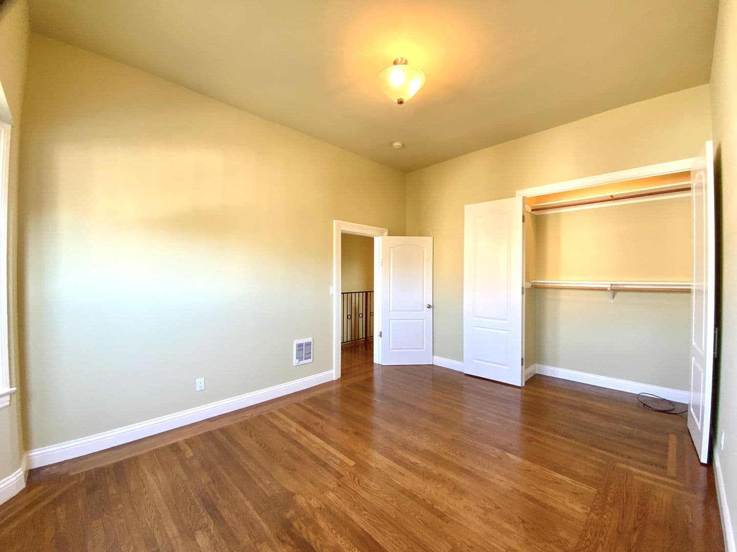 San Francisco Apartment: 923 Capp St.