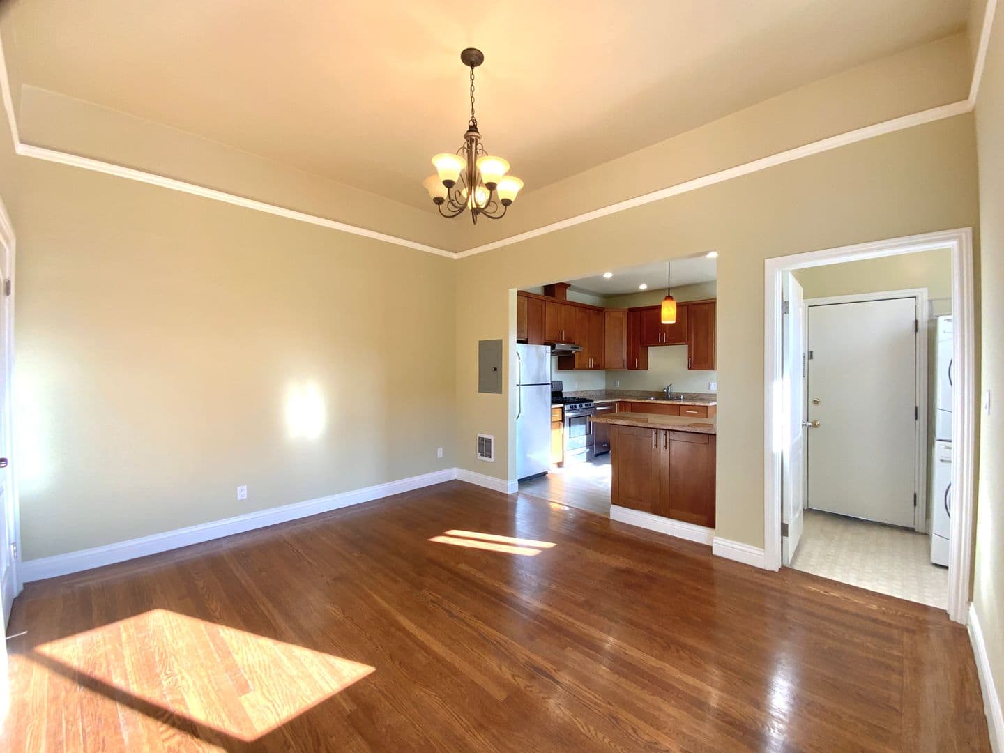San Francisco Apartment: 923 Capp St.