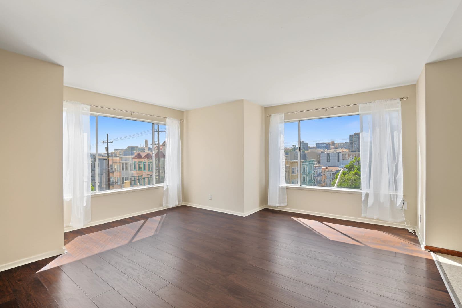 San Francisco Apartment: 1600 Larkin Street