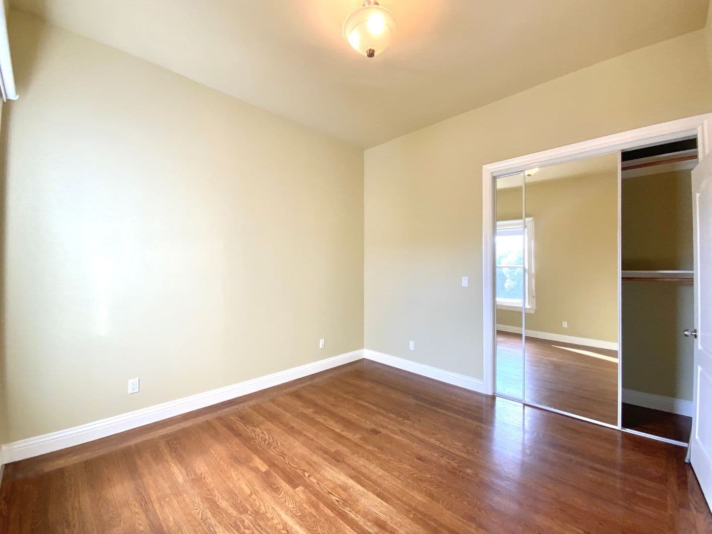 San Francisco Apartment: 923 Capp St.