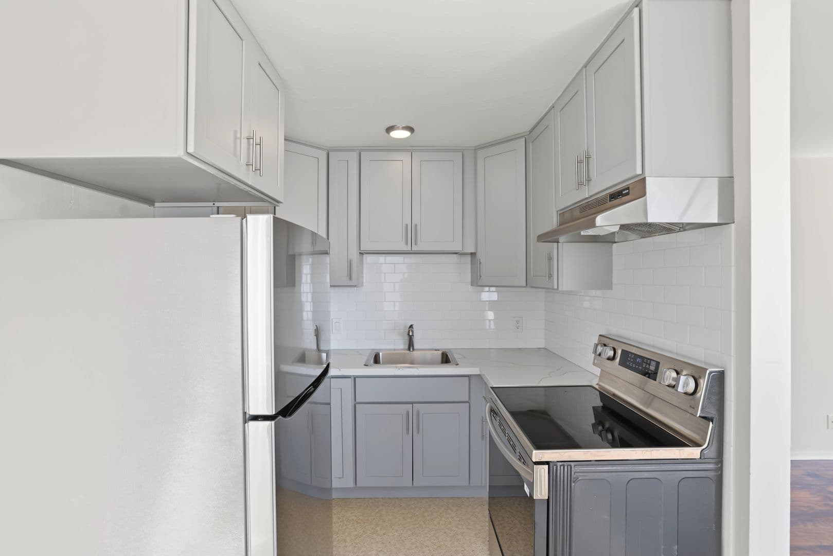 San Francisco Apartment: 1600 Larkin Street