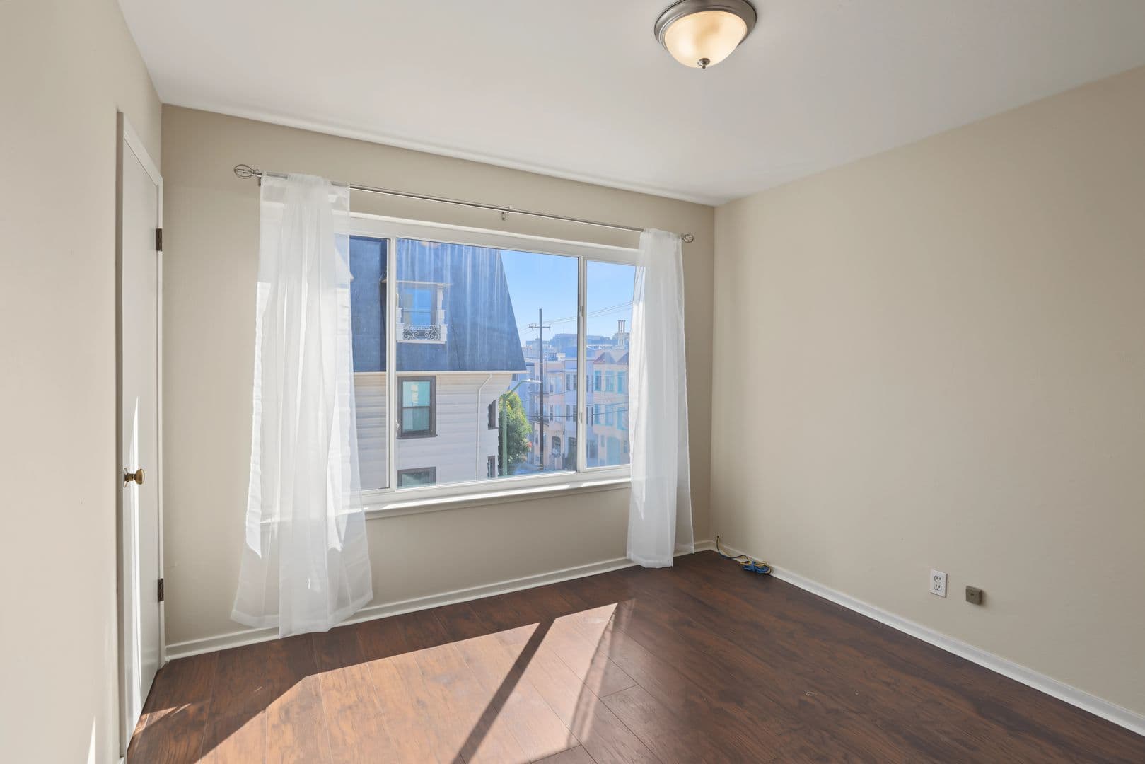San Francisco Apartment: 1600 Larkin Street