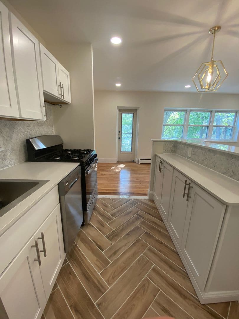 South Orange Apartment: 22 Cottage Street