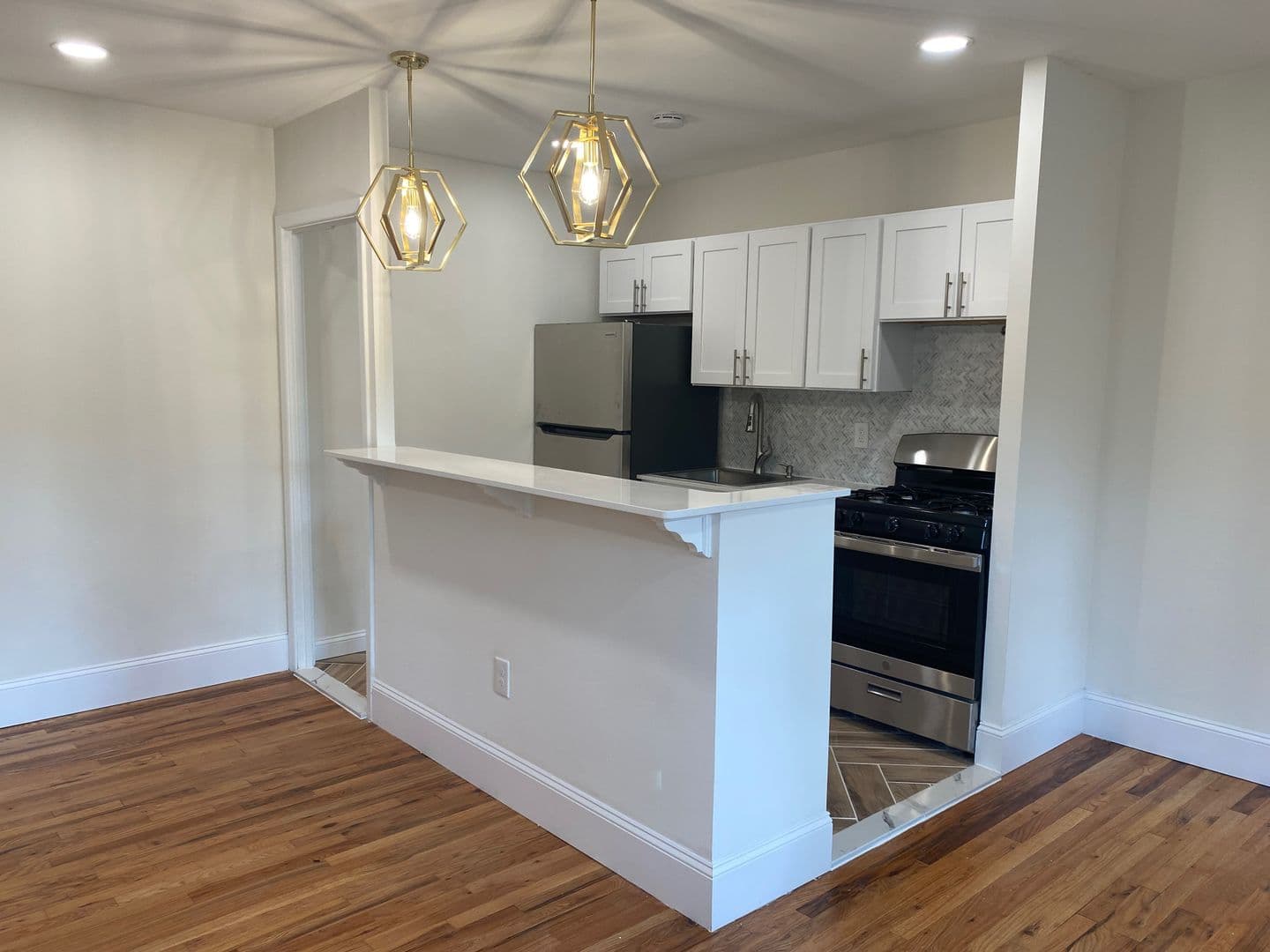 South Orange Apartment: 43 Cottage Street