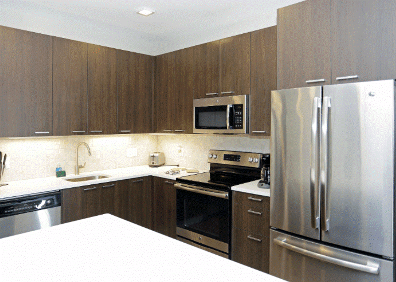 Hackensack Apartment: 295 Polifly Road