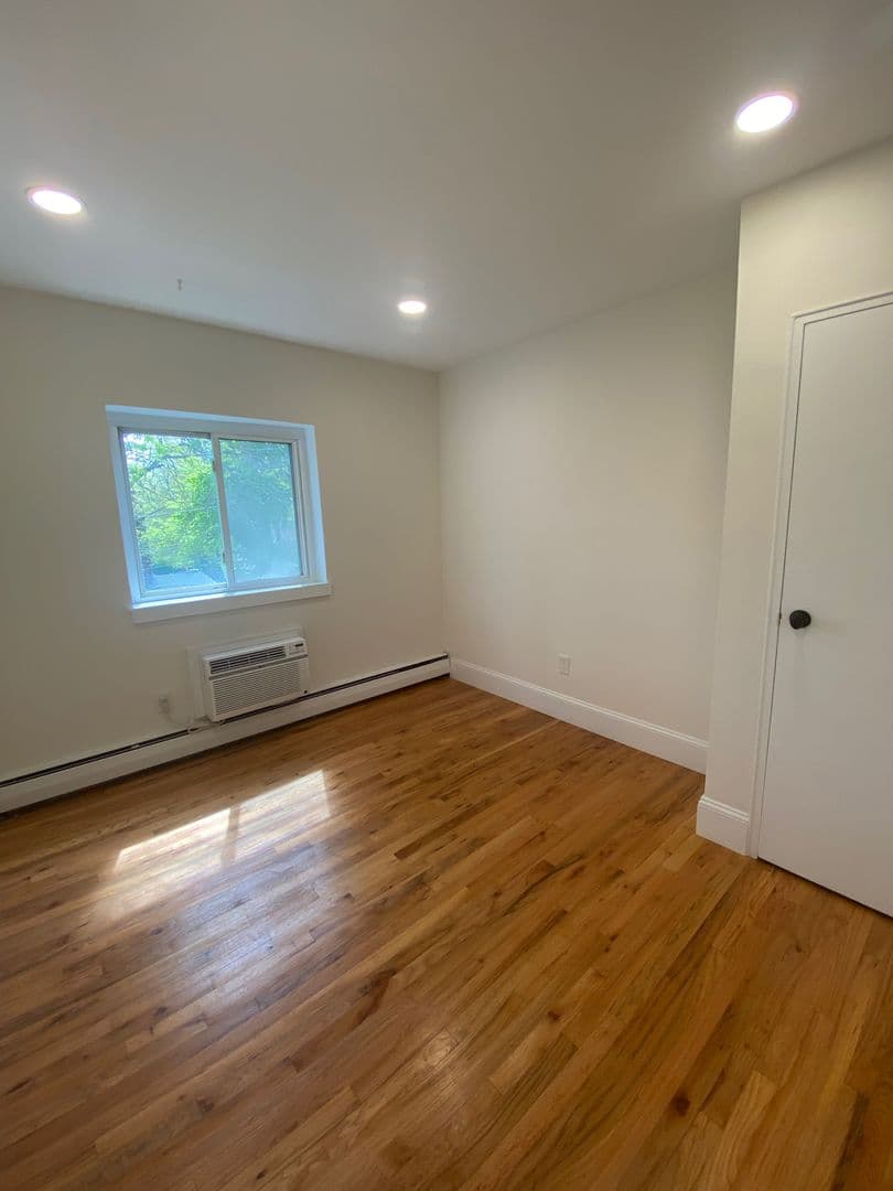 South Orange Apartment: 43 Cottage Street