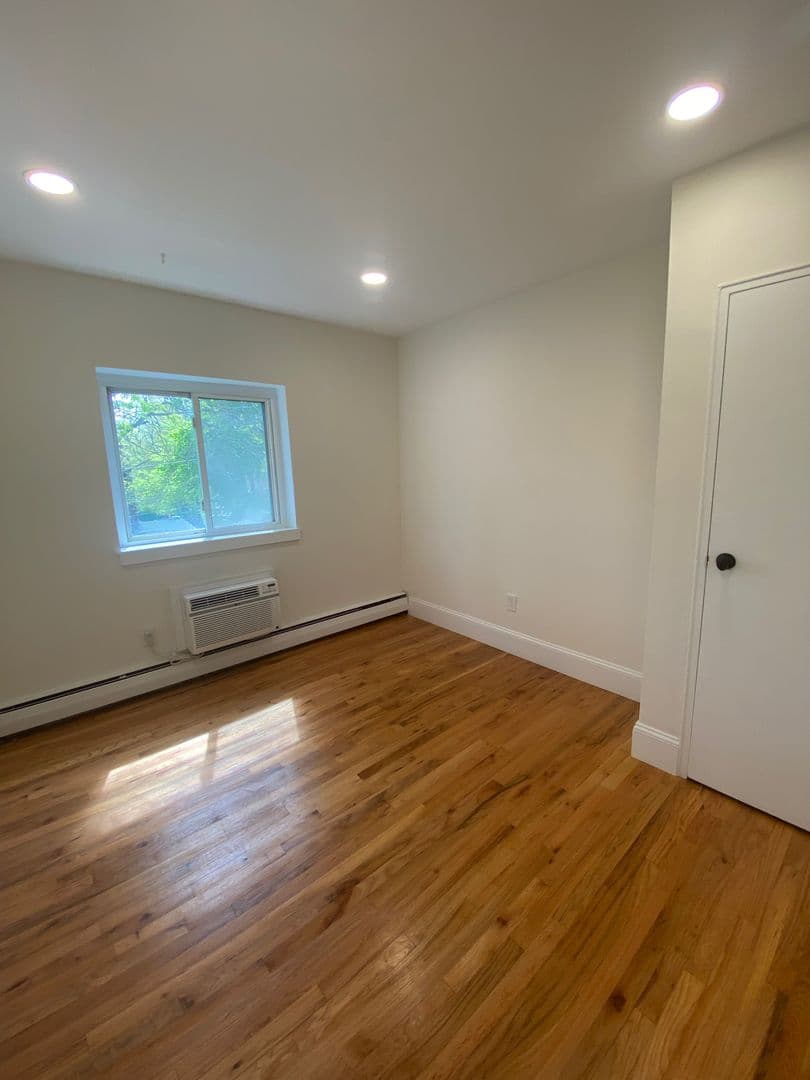 South Orange Apartment: 43 Cottage Street