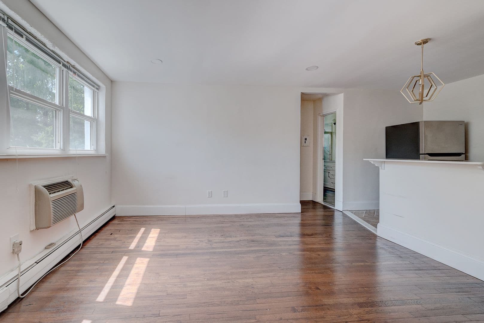South Orange Apartment: 22 Cottage Street