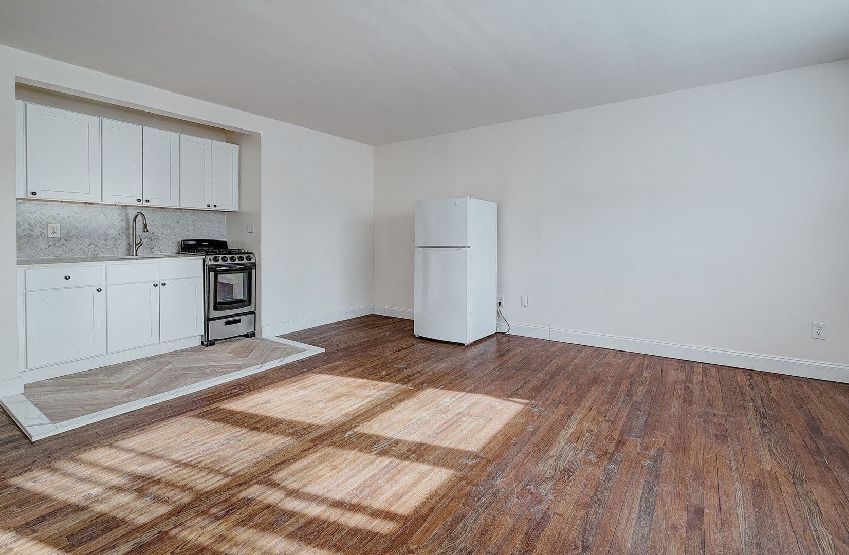 South Orange Apartment: 22 Cottage Street
