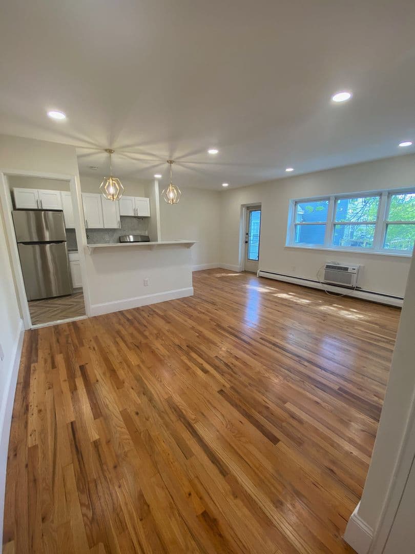 South Orange Apartment: 43 Cottage Street