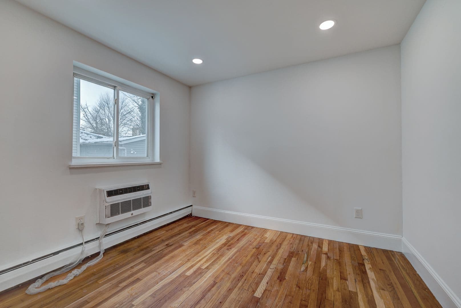 South Orange Apartment: 22 Cottage Street