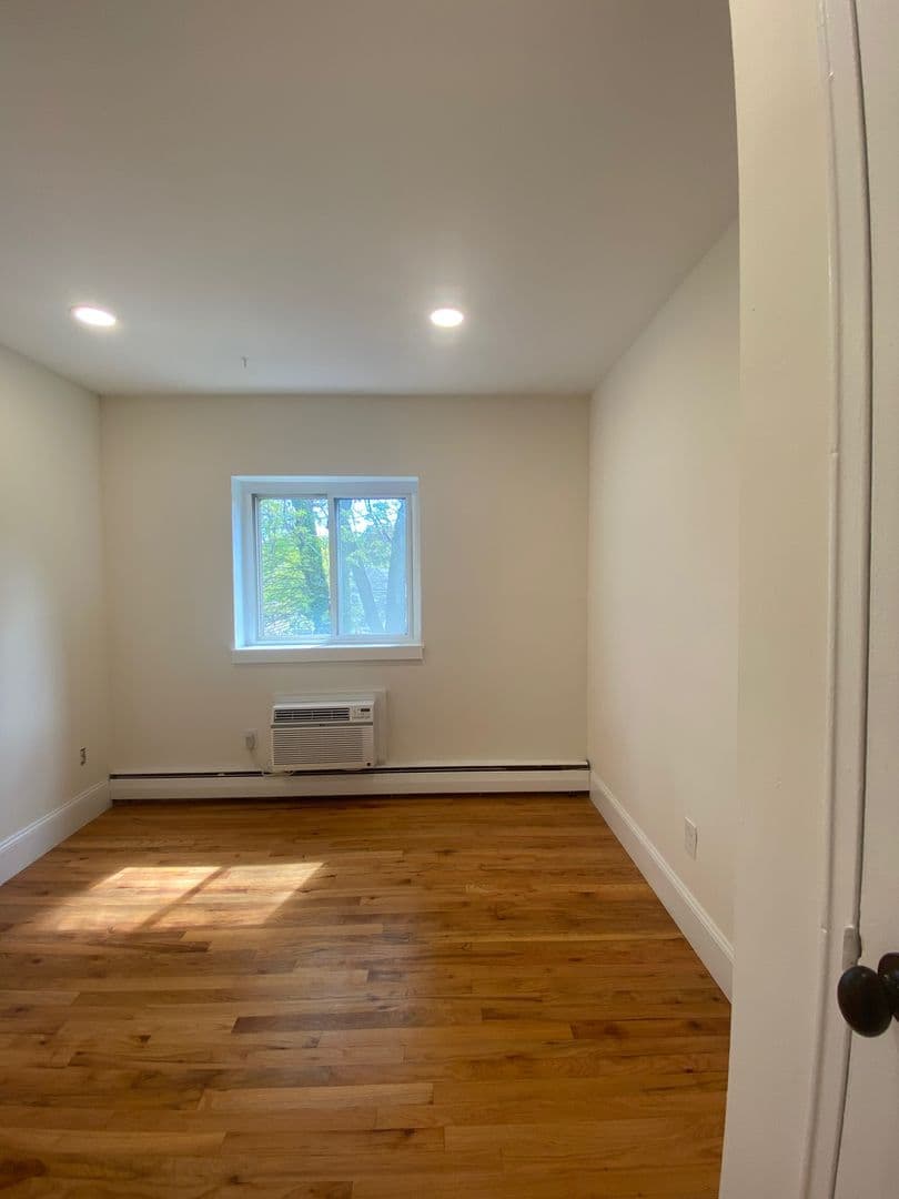South Orange Apartment: 43 Cottage Street