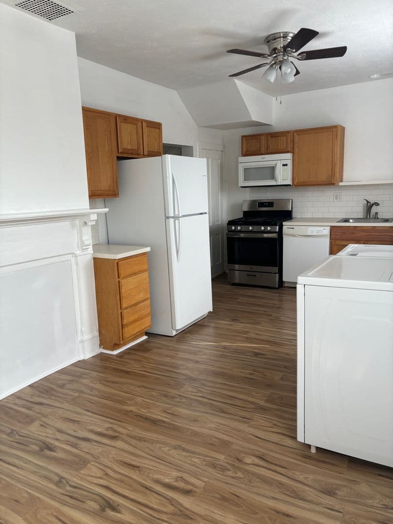 staunton Apartment: 814 W Beverley St