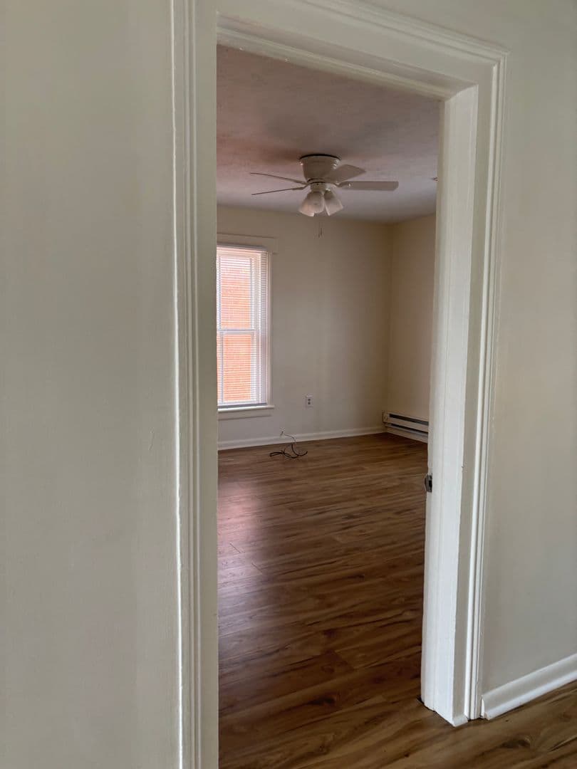 staunton Apartment: 814 W Beverley St