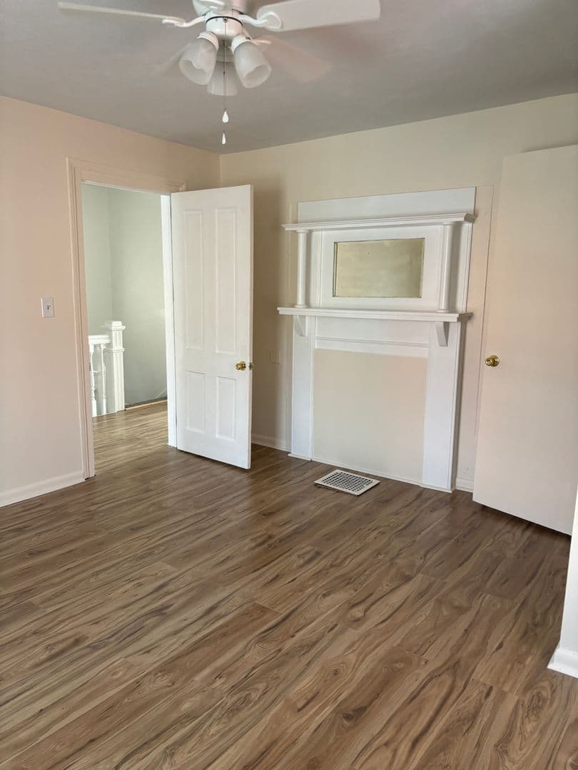 staunton Apartment: 814 W Beverley St