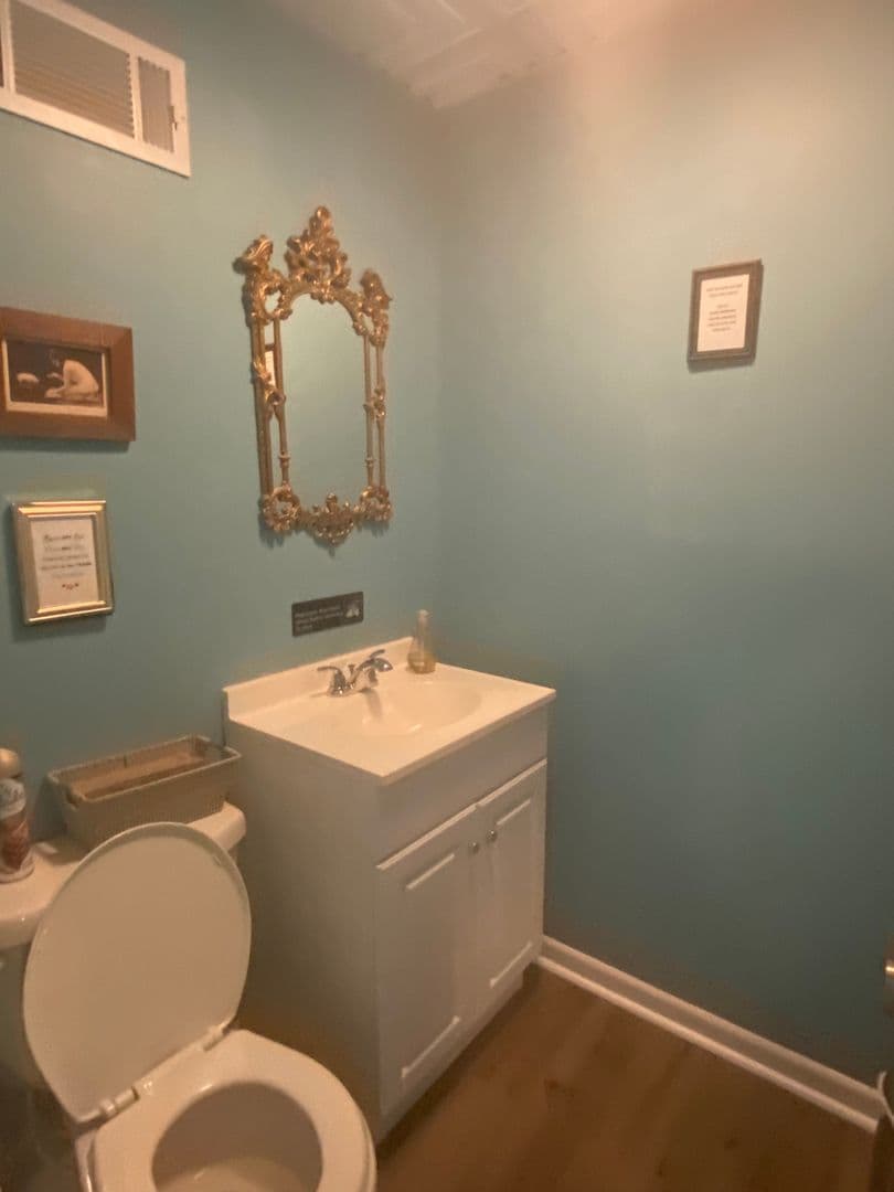 Staunton Apartment: 312 Kalorama St