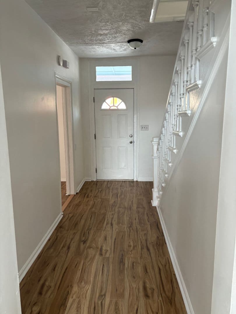 staunton Apartment: 814 W Beverley St