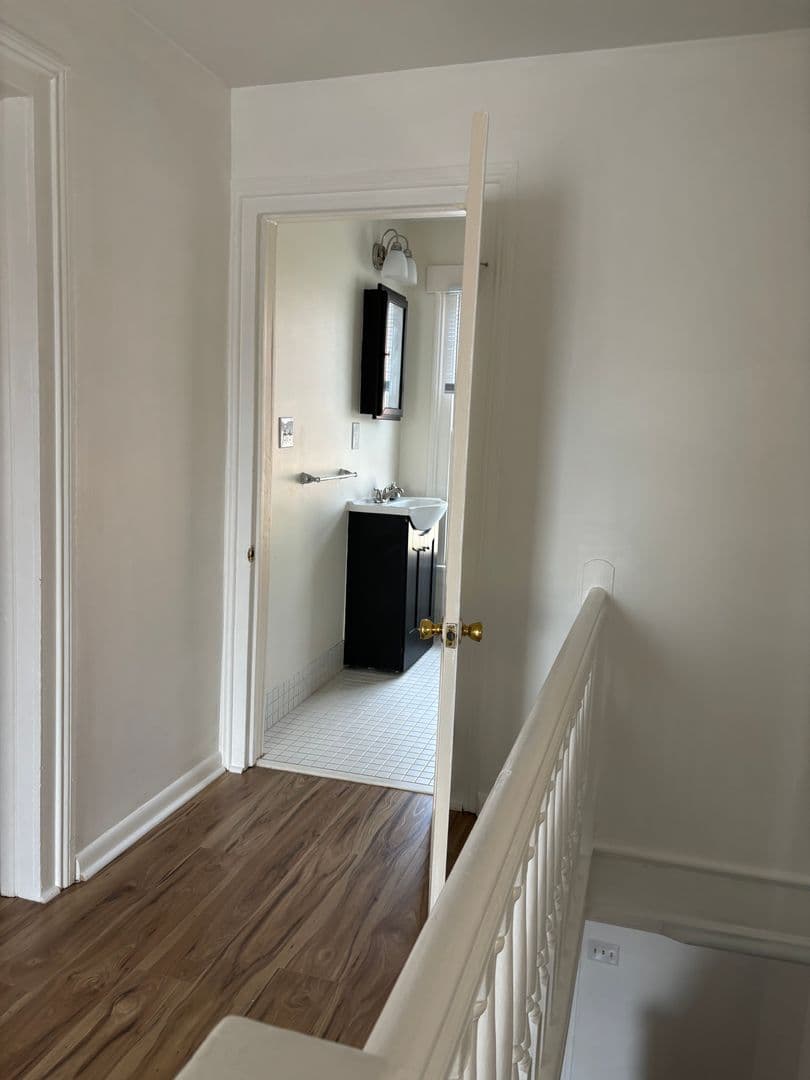 staunton Apartment: 814 W Beverley St