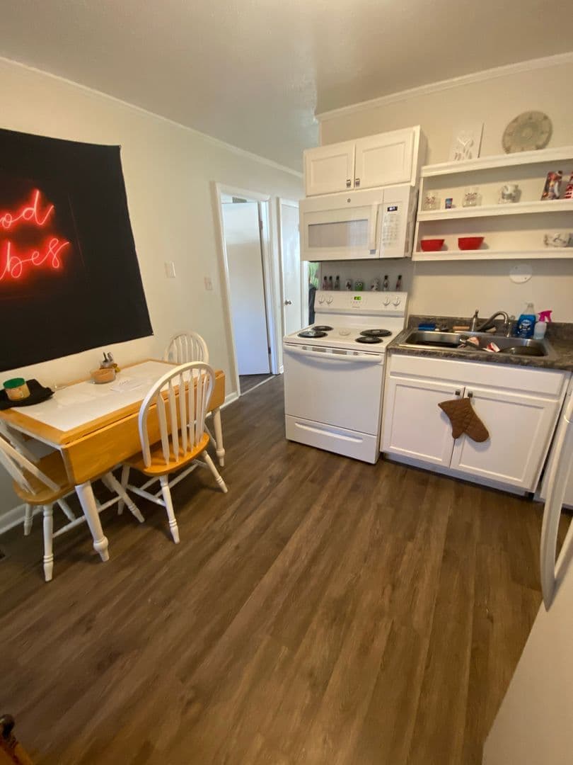 Waynesboro Apartment: 1019 Albemarle Ave