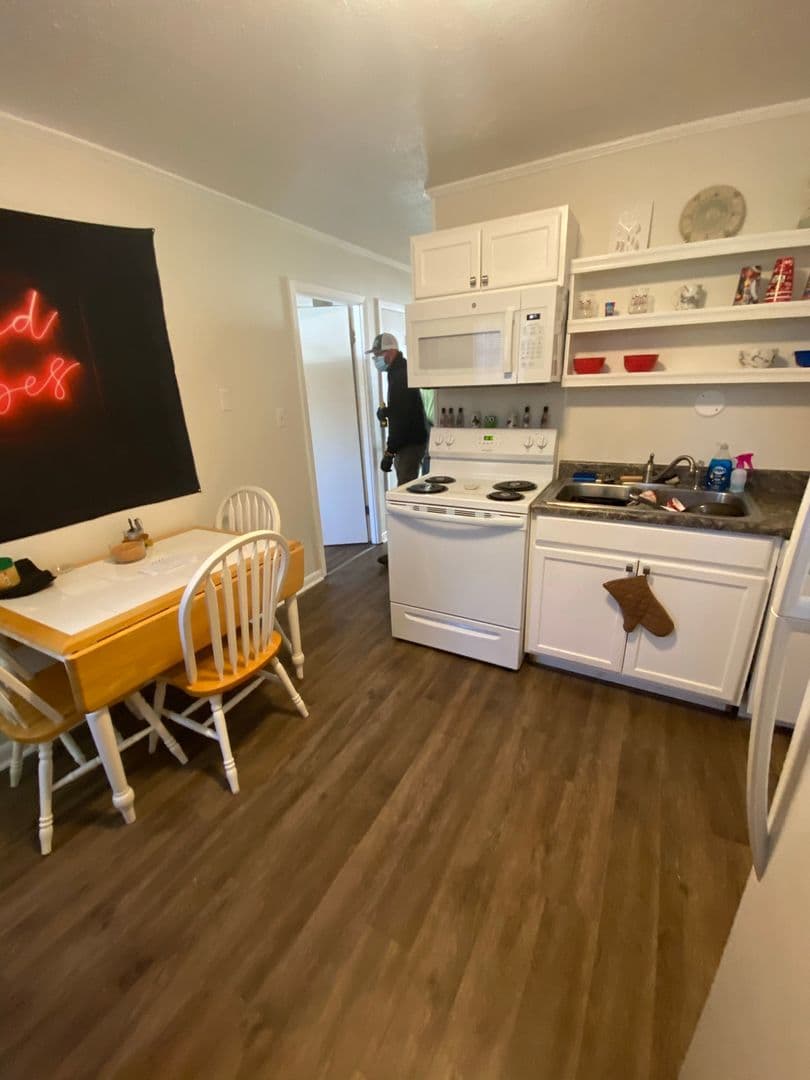 Waynesboro Apartment: 1019 Albemarle Ave