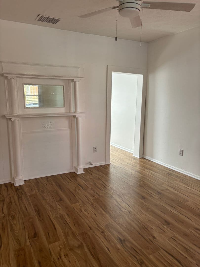 staunton Apartment: 814 W Beverley St