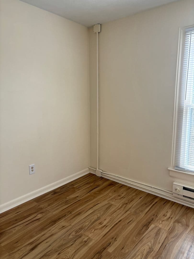 staunton Apartment: 814 W Beverley St